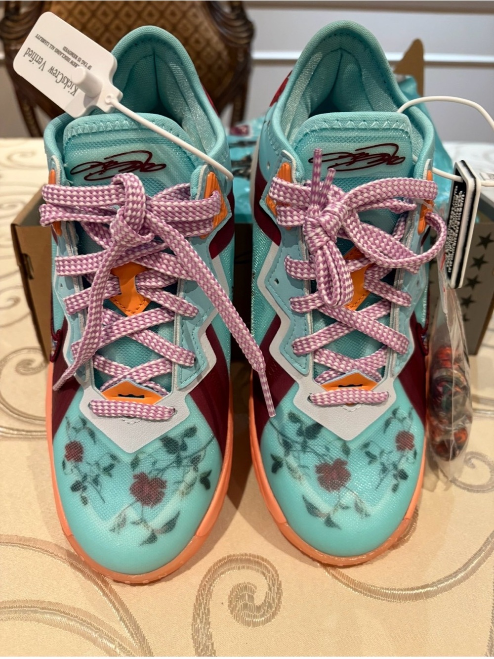 New Never worn Nike Lebron XVIII low Aqua Floral Sneakers with Pink Laces